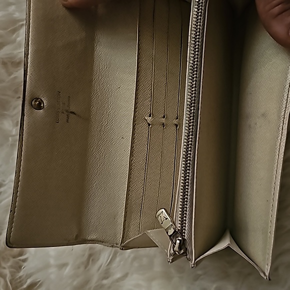 LOUIS VUITTON WALLET - Picture 4 of 8